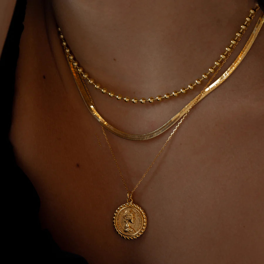 Mod + Jo The Queen Pendant Necklace
